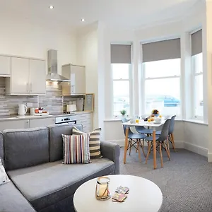 Headland View - Stunning Sea Views - Yorkshire Coast Lets Apartment Scarborough